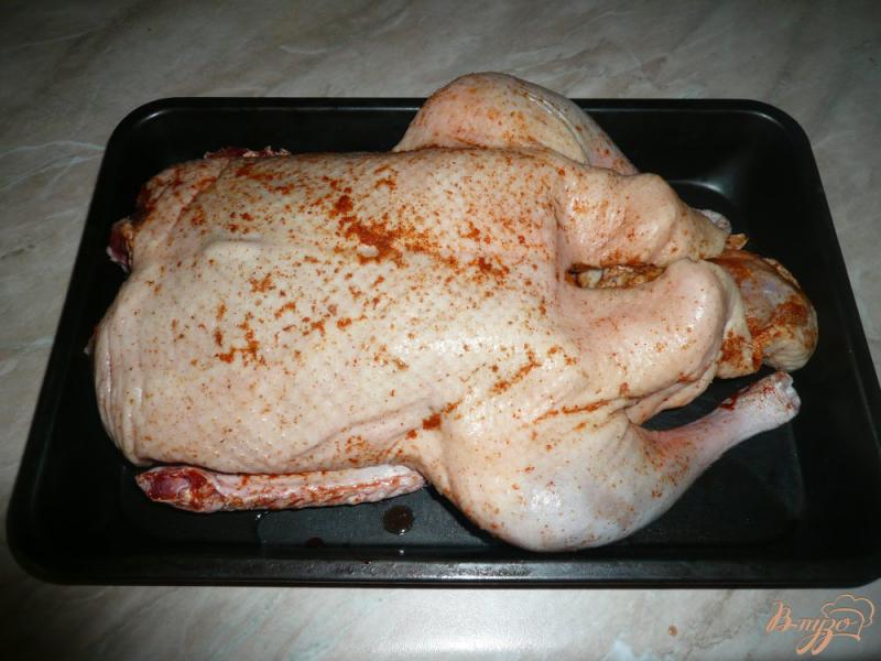 Фото приготовление рецепта: Утка запеченная в духовке целиком шаг №5