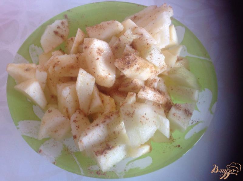 Фото приготовление рецепта: Шарлотка с яблоками и коньяком в мультиварке шаг №2
