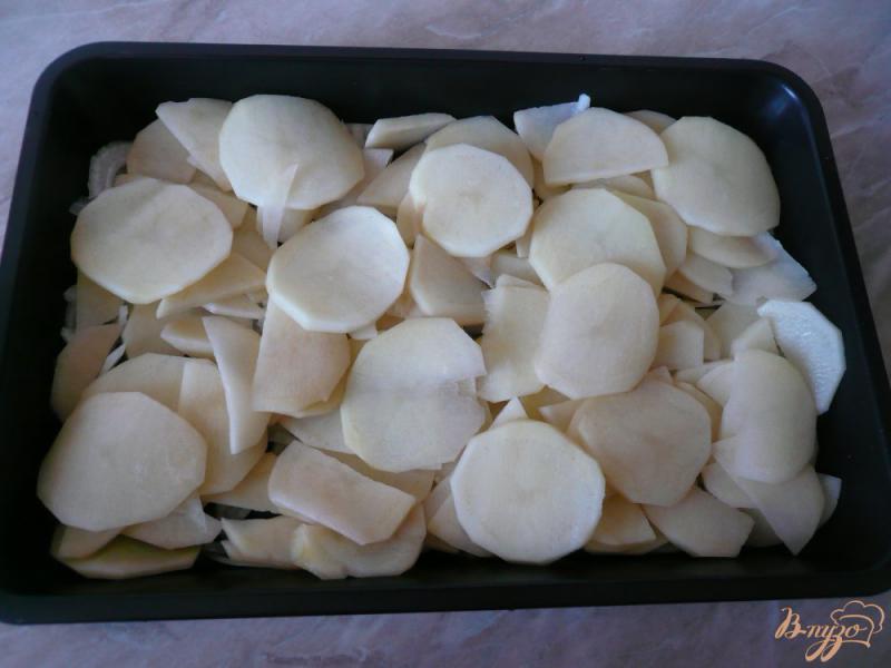 Фото приготовление рецепта: Свинина запеченная с картофелем шаг №6