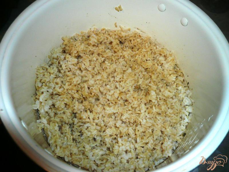 Фото приготовление рецепта: Бурый рис в мультиварке шаг №4