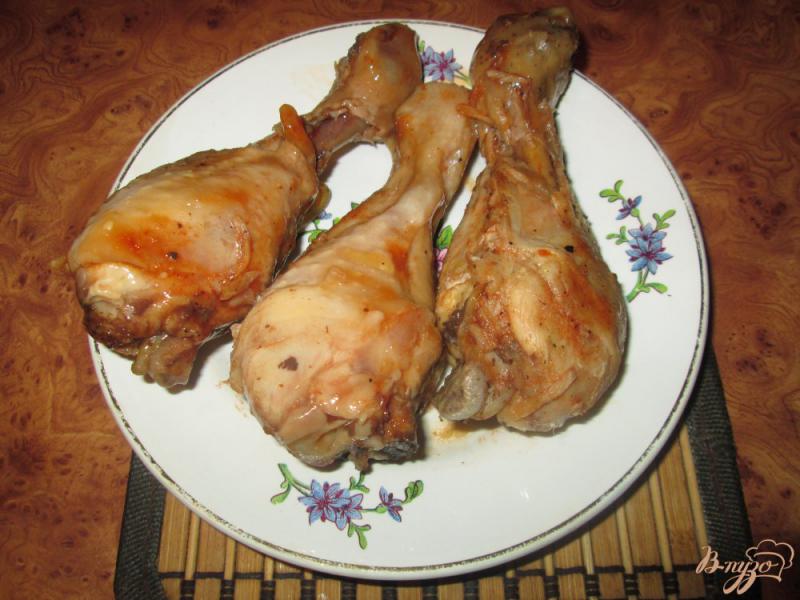Фото приготовление рецепта: Куриная голень в медово-соевом соусе шаг №9