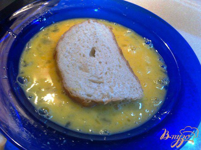 Фото приготовление рецепта: Горячий бутерброд в льезоне шаг №3