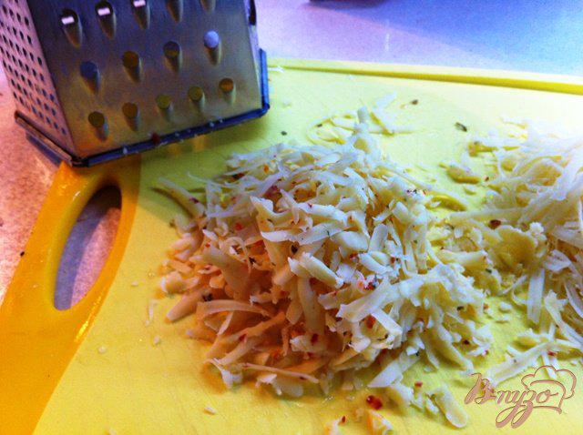 Фото приготовление рецепта: Запеченый лосось с картофелем и луком шаг №7
