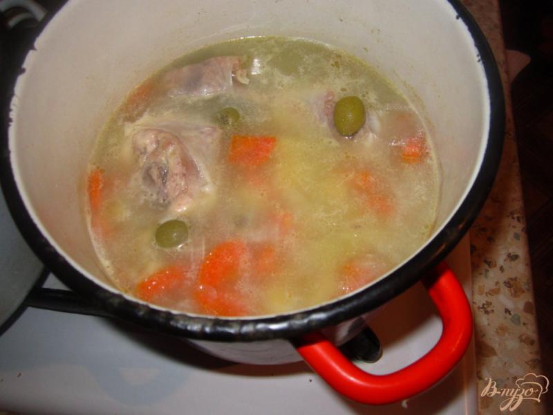 Фото приготовление рецепта: Суп с оливками шаг №4