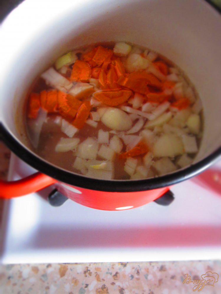 Фото приготовление рецепта: Суп с оливками шаг №2