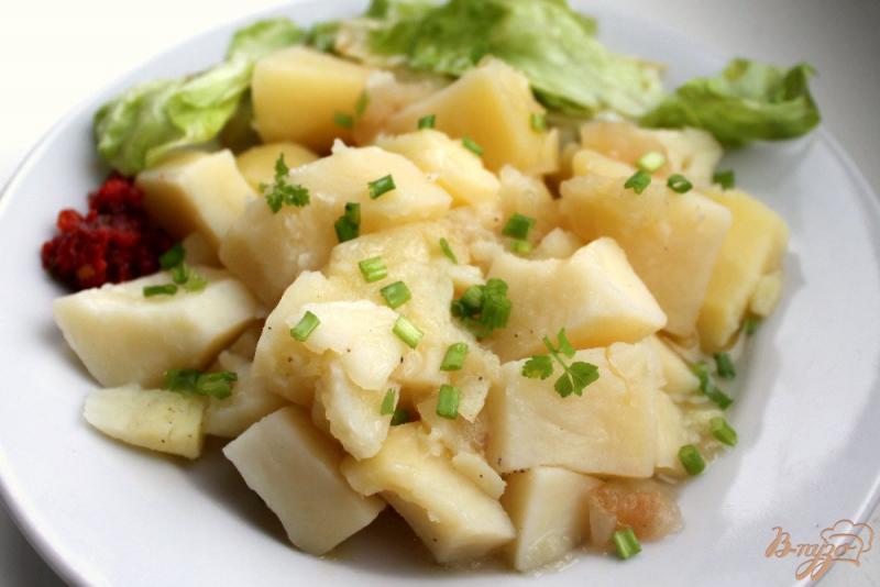 Фото приготовление рецепта: Картофель с яблоком и розмарином шаг №5