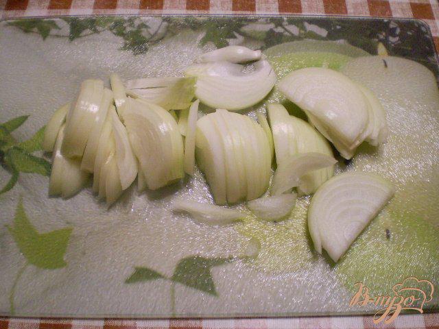 Фото приготовление рецепта: Картофель с чесноком и болгарским перцем шаг №4