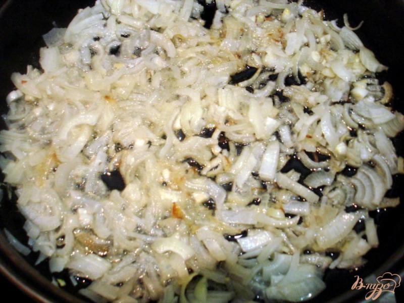 Фото приготовление рецепта: Мачанка из белых грибов и шампиньонов шаг №3