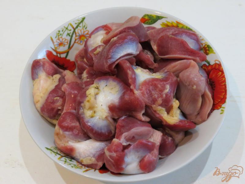 Фото приготовление рецепта: Куриные желудочки в мультиварке шаг №1