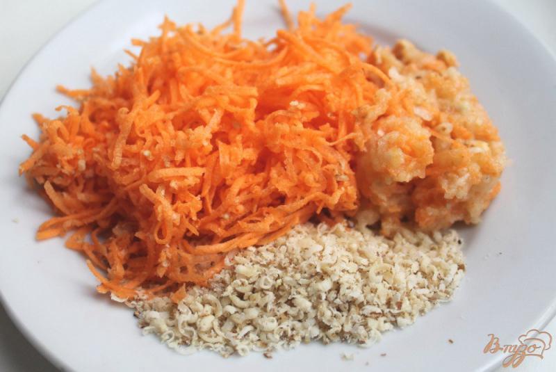 Фото приготовление рецепта: Сладкий морковный салат шаг №2