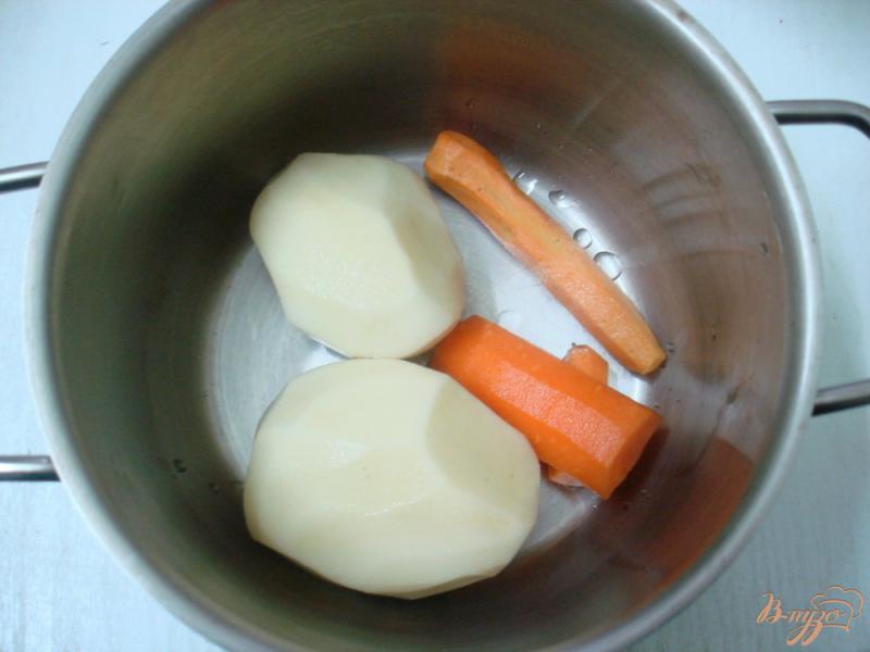 Фото приготовление рецепта: Суп с зелёным горошком и перцем шаг №1