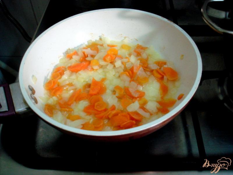 Фото приготовление рецепта: Суп с зелёным горошком и перцем шаг №5