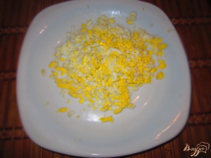 Фото приготовление рецепта: Селедочное масло с икры и яйцом шаг №1