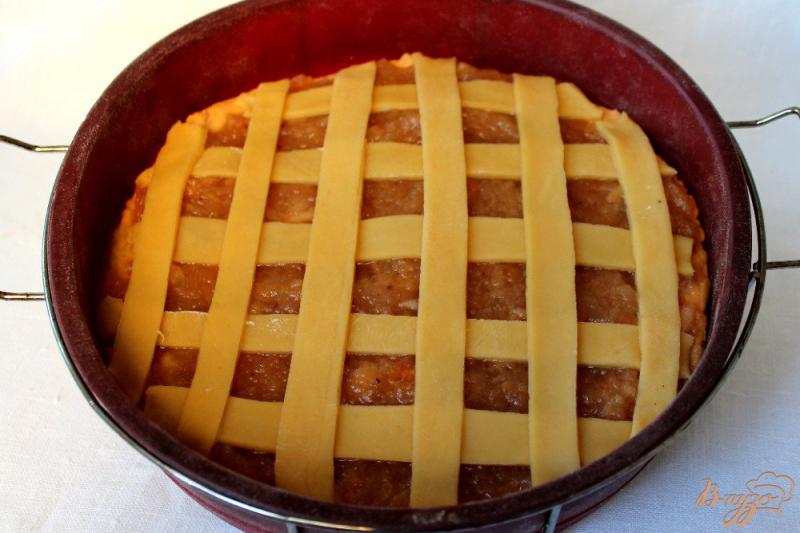 Фото приготовление рецепта: Яблочный пирог шаг №6