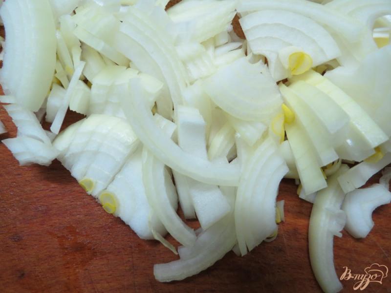 Фото приготовление рецепта: Пеленгас с овощами. шаг №2