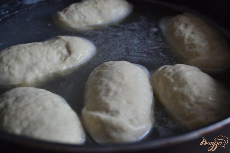 Фото приготовление рецепта: Хлебные булочки «Шишки» шаг №3