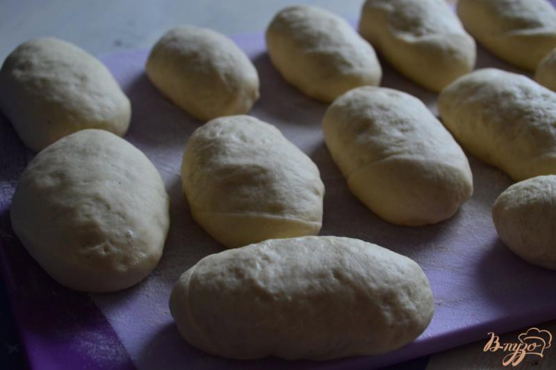 Фото приготовление рецепта: Хлебные булочки «Шишки» шаг №2