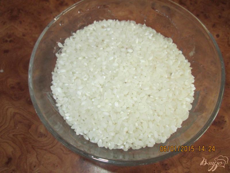Фото приготовление рецепта: Кутья из риса с макои и изюмом шаг №1