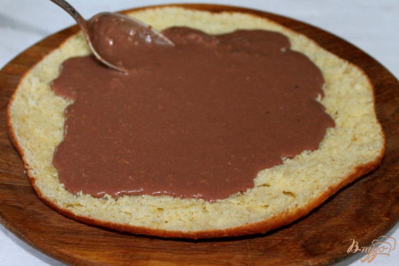 Фото приготовление рецепта: Шоколадно-ореховый торт шаг №8