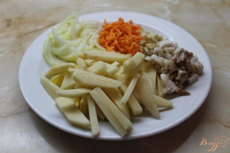 Фото приготовление рецепта: Картофель по-сельски с сметанным соусом шаг №2