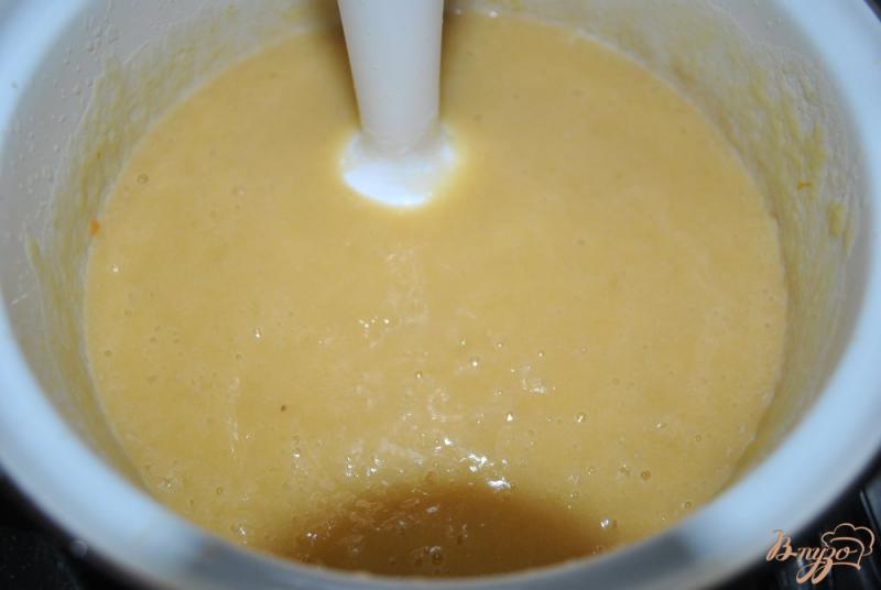 Фото приготовление рецепта: Суп-крем с брюссельской капустой и артишоками шаг №3