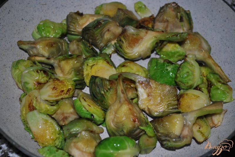 Фото приготовление рецепта: Суп-крем с брюссельской капустой и артишоками шаг №5