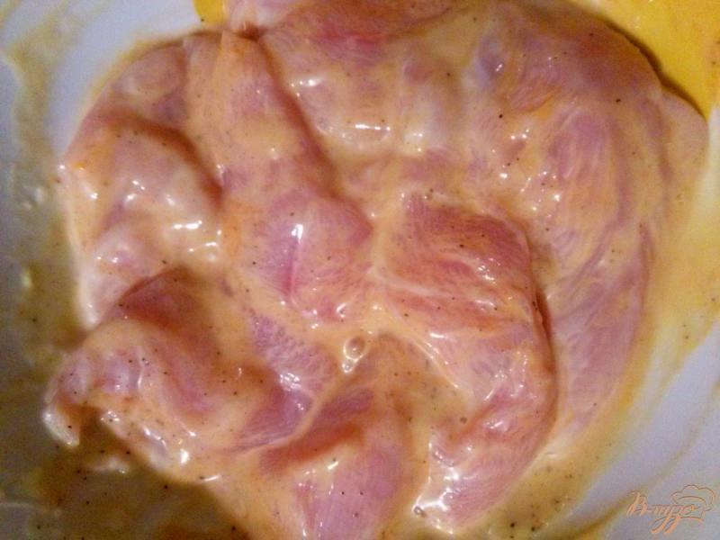 Фото приготовление рецепта: Куриное филе в медово-горчичном соусе в панировке шаг №3
