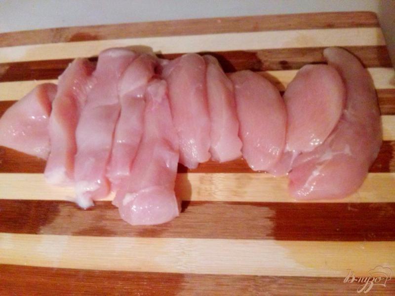 Фото приготовление рецепта: Куриное филе в медово-горчичном соусе в панировке шаг №1
