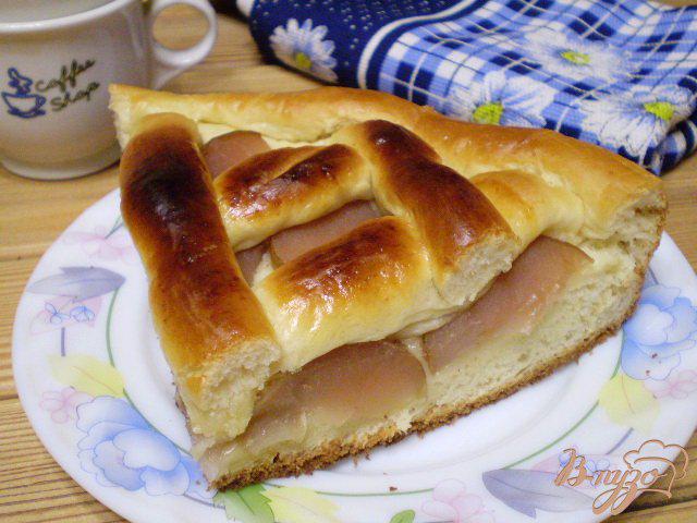 Фото приготовление рецепта: Пирог дрожжевой с яблоками шаг №11