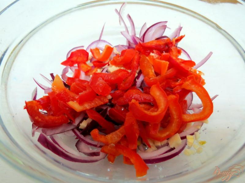 Фото приготовление рецепта: Салат из спаржевой фасоли шаг №6