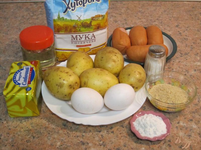 Фото приготовление рецепта: Картофельные пирожки с сардельками шаг №1