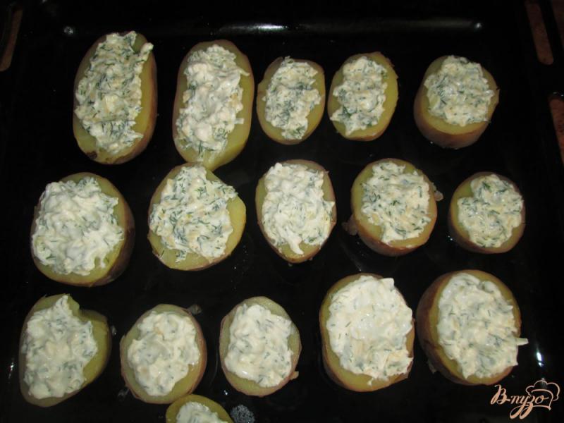 Фото приготовление рецепта: Чесночная картошка шаг №7