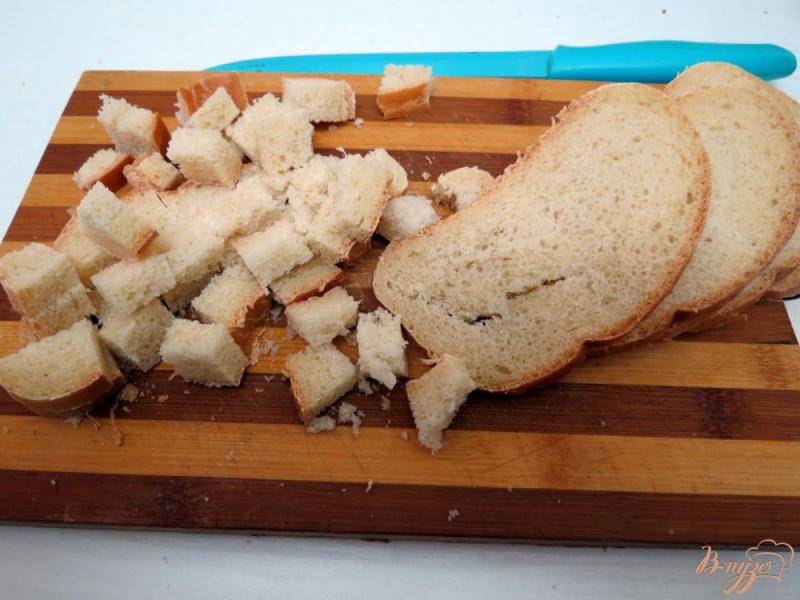 Фото приготовление рецепта: Хлебный пудинг с яблоками шаг №1