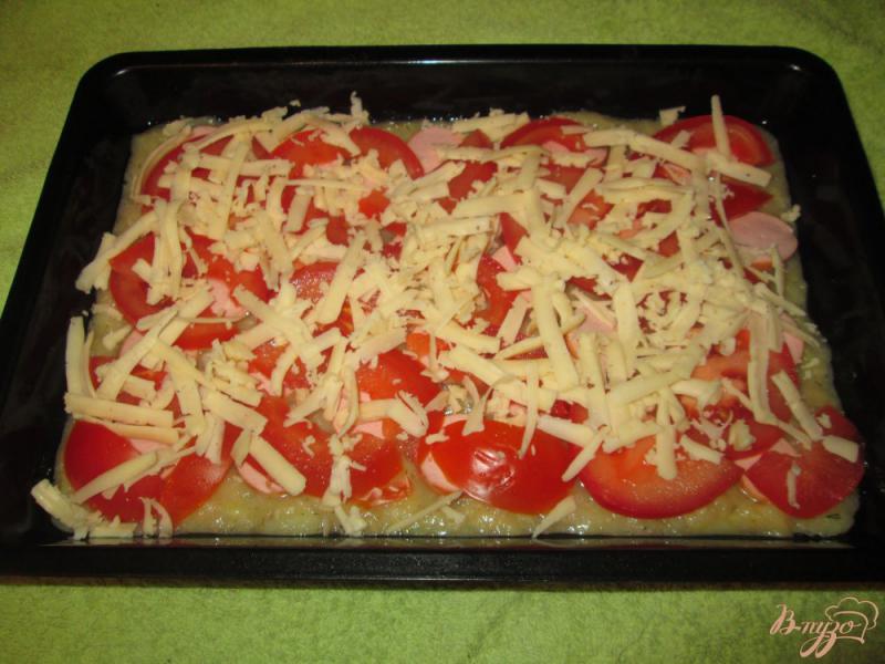 Фото приготовление рецепта: Запеканка с картофелем, сосисками и помидорами шаг №8