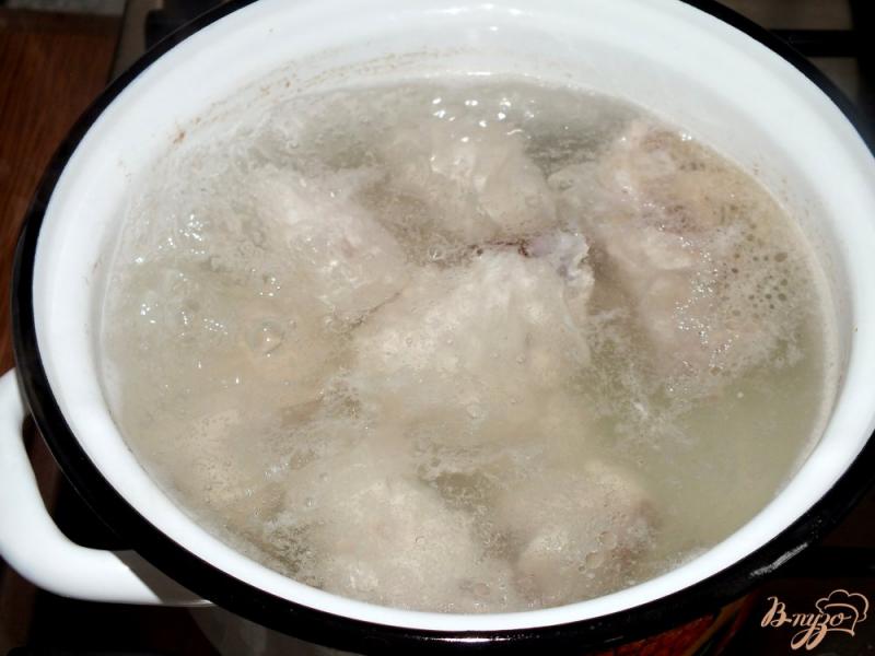 Фото приготовление рецепта: Куриный суп с домашней лапшой шаг №2