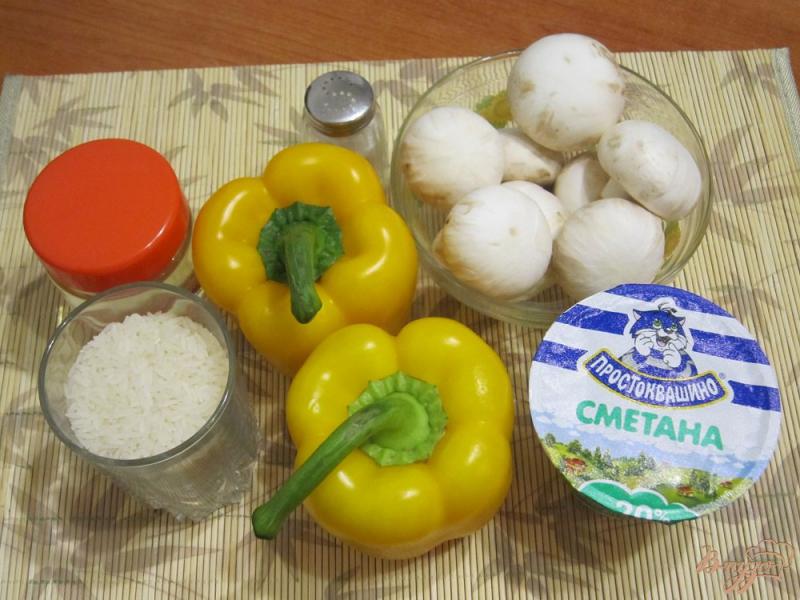 Фото приготовление рецепта: Перцы, фаршированные грибами и рисом шаг №1