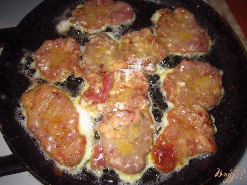 Фото приготовление рецепта: Мини отбивные с куриных сердец в соевом соусе шаг №3