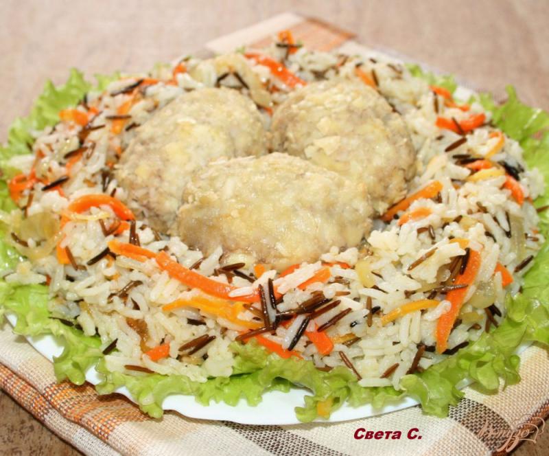 Фото приготовление рецепта: Мини-зразы с сырной начинкой с рисом и овощами «Птичье гнездо» шаг №9