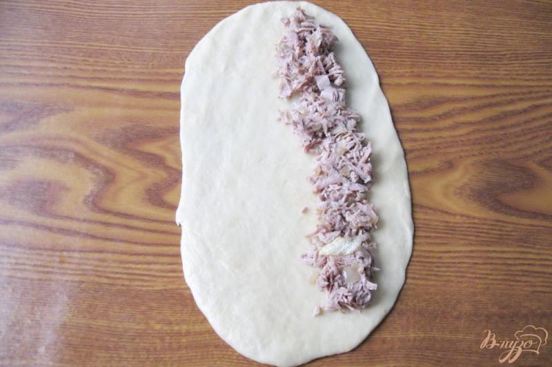 Фото приготовление рецепта: Пирожки кнышики с отварным мясом шаг №11