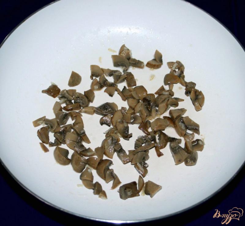 Фото приготовление рецепта: Мясные гнездышки с грибами и сыром с пшеном на гарнир шаг №1
