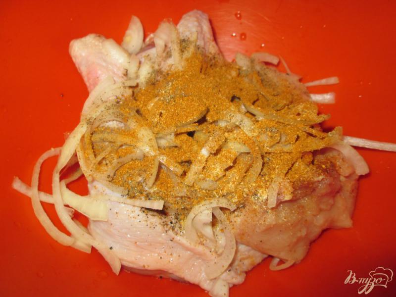 Фото приготовление рецепта: Запеченная курица в майонезном маринаде шаг №2