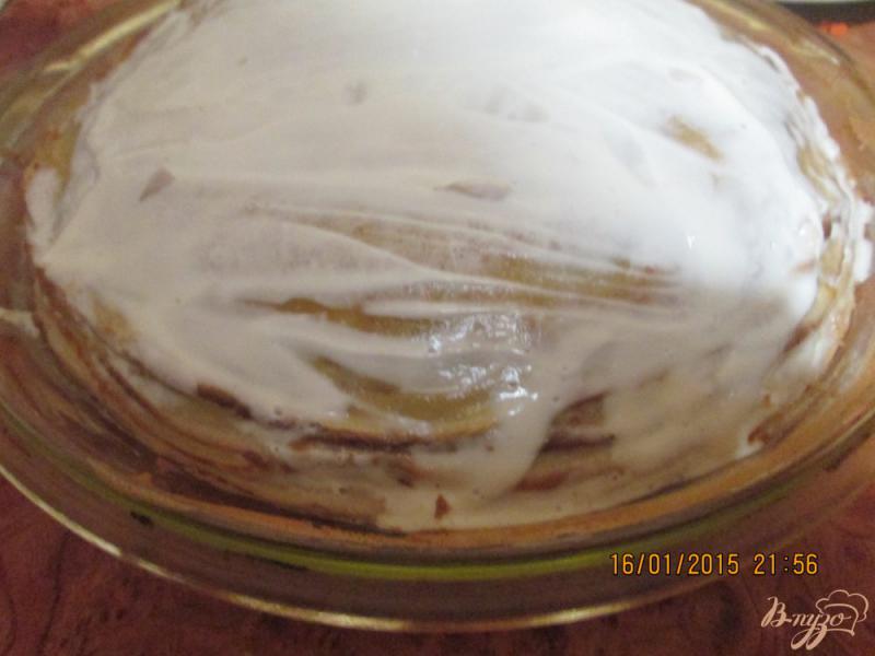 Фото приготовление рецепта: Блинный торт со сметаной шаг №4