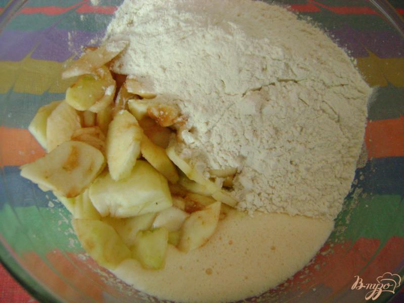 Фото приготовление рецепта: Английский яблочный пирог с пряностями шаг №4