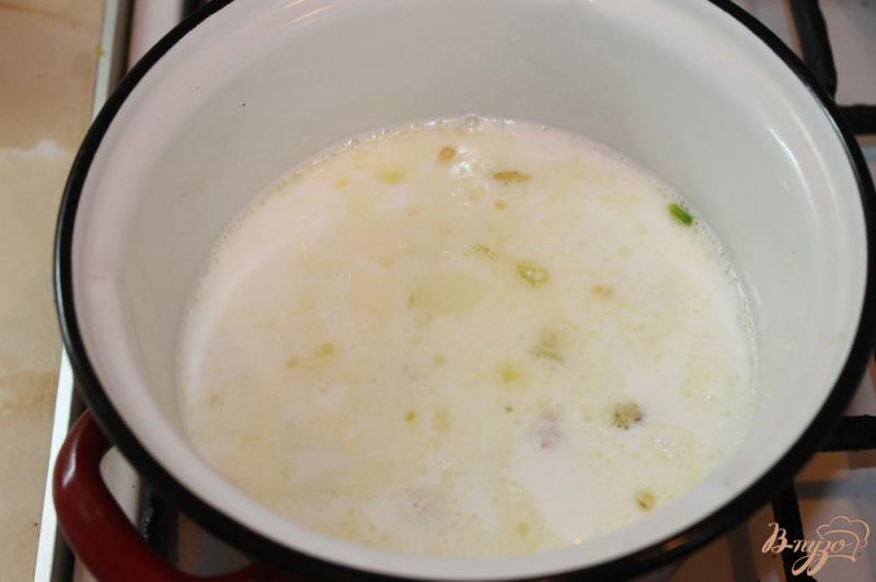 Фото приготовление рецепта: Морской суп с мидиями шаг №4