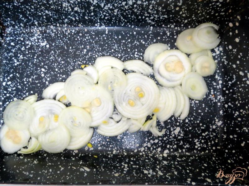 Фото приготовление рецепта: Карп фаршированный грибами и сыром шаг №10