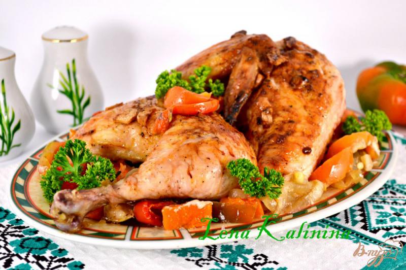Фото приготовление рецепта: Курица запеченная с овощами шаг №4