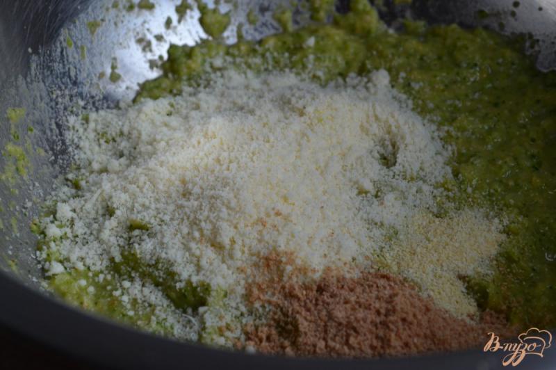Фото приготовление рецепта: Клецки из брокколи с нутом шаг №3