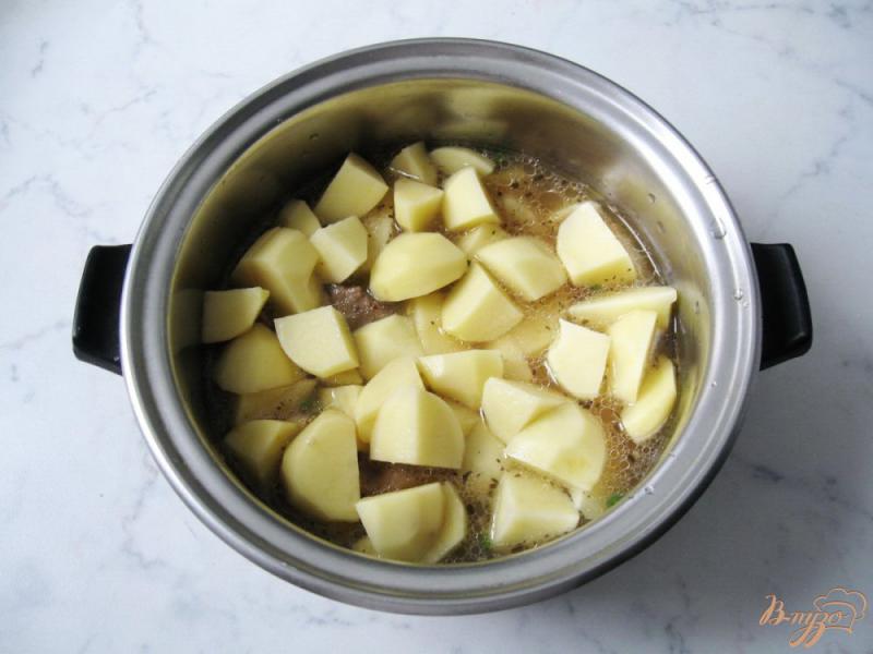 Фото приготовление рецепта: Жаркое из свинины с картофелем шаг №5
