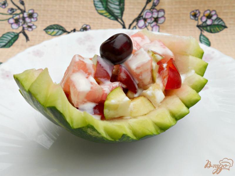 Фото приготовление рецепта: Салат из арбуза и фруктов шаг №4