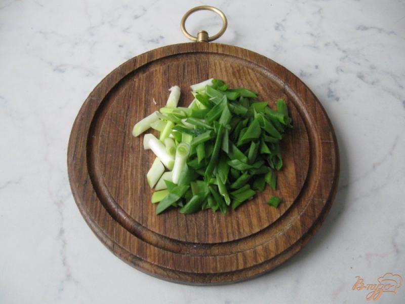 Фото приготовление рецепта: Закуска из сельдерея с зелёным луком. шаг №2
